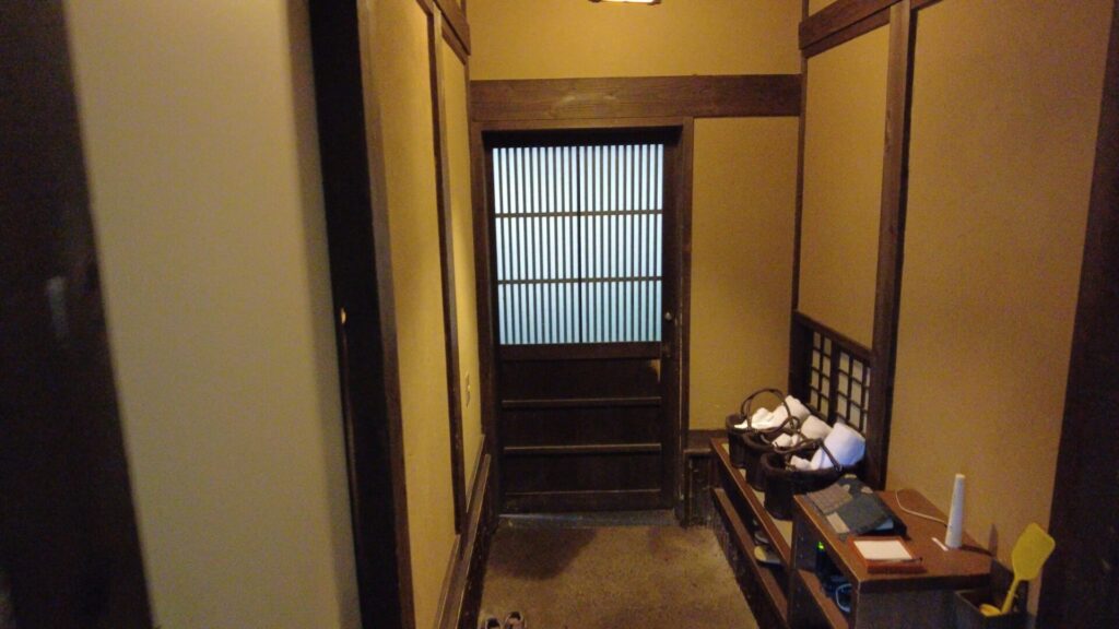 きらの里 離れ 竹ぶえの玄関